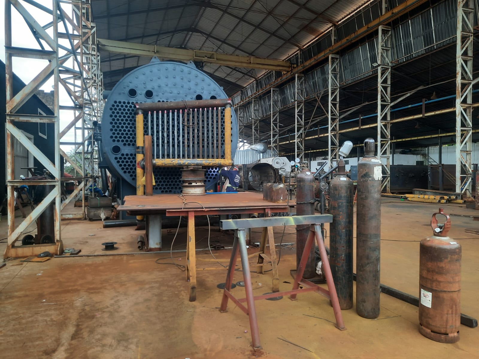 REPAROS DE MONTAGEM DE CALDEIRAS BAIXA PRESSÃO.